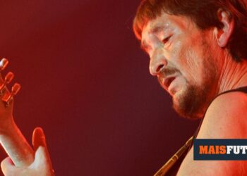 Chris Rea, author of “Driving Home for Christmas”, has died aged 74