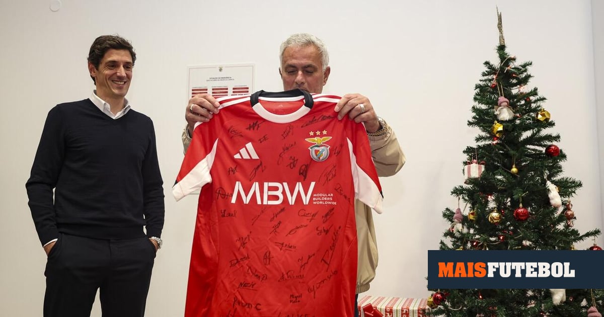 Mourinho at Benfica’s training dinner: «Opening the door to dreams»