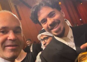 Radiant little girl next to Iniesta: «How lucky for me, maximum reference»