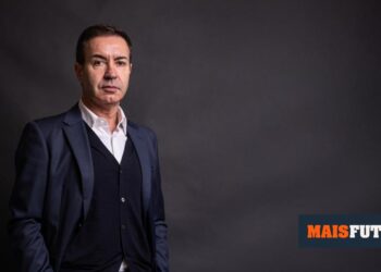 António Salvador and Reinaldo Teixeira mourn the death of a fan