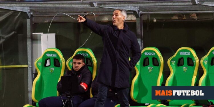 Carlos Vicens: «The team reminded me of the game with Rangers»