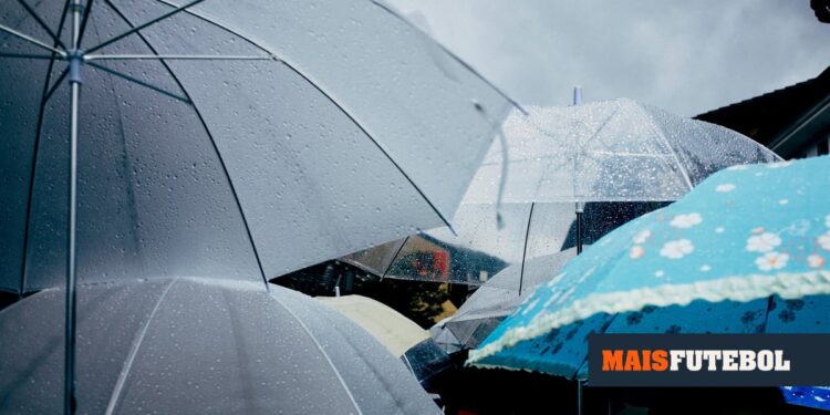 Depression Joseph brings heavy rain, snow and rough seas to mainland Portugal
