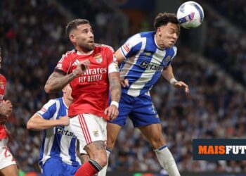 FC Porto-Benfica: fireworks at dawn near the Reds’ hotel