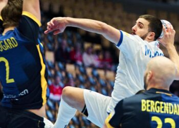 Great goal and last-second victory to open the European semi-finals
