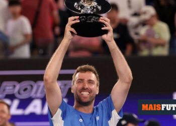 INCREDIBLE: Amateur tennis player beats professionals and wins a million dollars