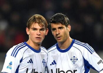“If he stays another year, I’ll play for free”
