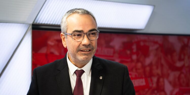 José Pereira da Costa addresses problems with online voting at the Benfica AG