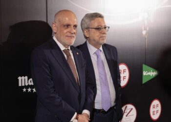 LaLiga offers 50 euros to anyone who reports establishments that broadcast illegal football!