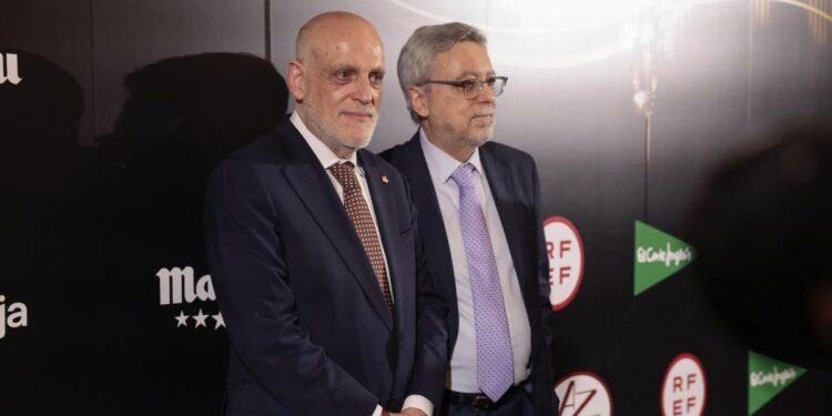 LaLiga offers 50 euros to anyone who reports establishments that broadcast illegal football!