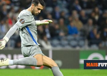 League: Diogo Costa named best goalkeeper of the month of December
