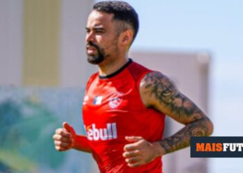 OFFICIAL: Santa Clara sells Luquinhas to Radomiak Radom by Gonçalo Feio