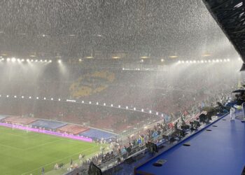 Unforgivable rain at Camp Nou: from journalists to the president, no one escaped