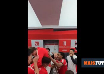 VIDEO: Benfica players show the party from the pitch to the locker room