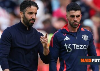 «Working at Man United not only tests knowledge, it reveals character»