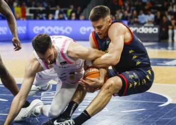 Zan Tabak debuts at MoraBanc with resounding victory