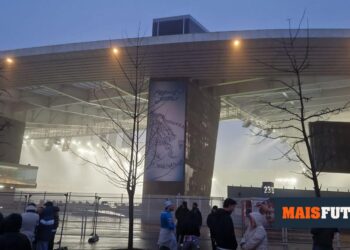 A lot of fog in Porto does not threaten the classic for now: visibility at pitch level is good