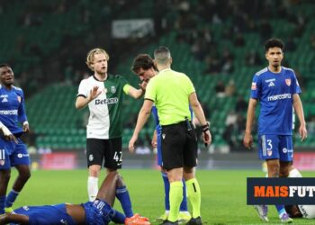 AVS: Baroan fractured tibia and fibula in Alvalade