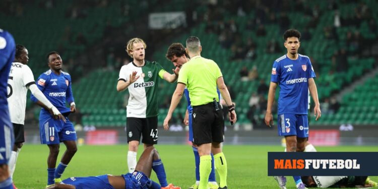 AVS: Baroan fractured tibia and fibula in Alvalade