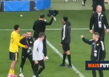 Conceição to be Conceição: at the end of the game he went straight to the fourth referee
