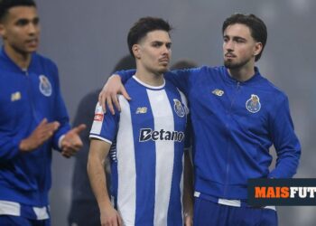 Criticism, irony and support: Francisco Moura highly targeted on social media after the penalty in the classic