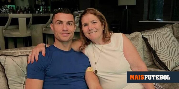 Dolores Aveiro congratulates Ronaldo: «May you tell many more»