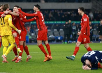 Freiburg advances to the semi-finals on penalties