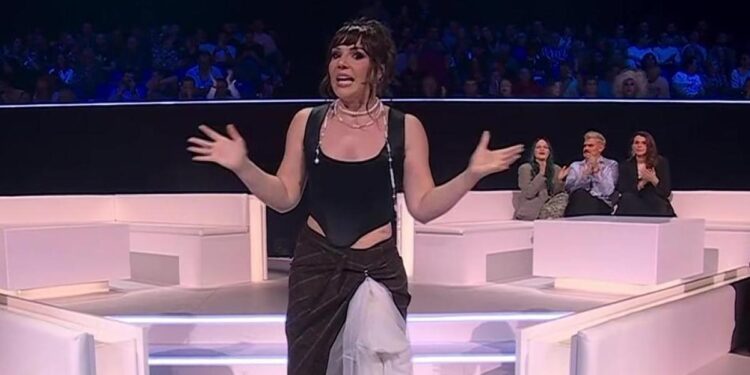 Inés Hernand stops live show due to health problems of Benidorm Fest 2026 competitor: “She retired”