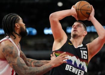 The Lakers overcame the loss of Doncic on a historic night for Jokic