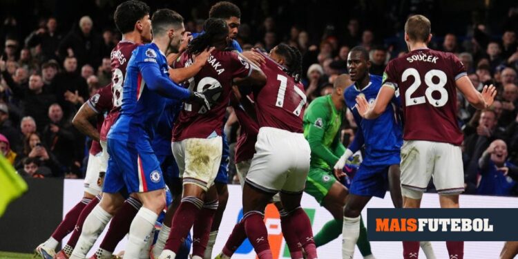 VIDEO: neck grabs and shoves at the end of Chelsea-West Ham